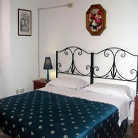 Pensión Domus *